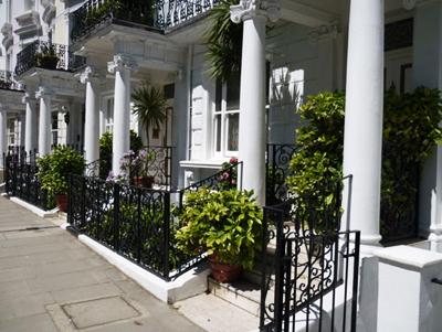 Топ-9 мест гибели знаменитостей, ставших объектами поклонения