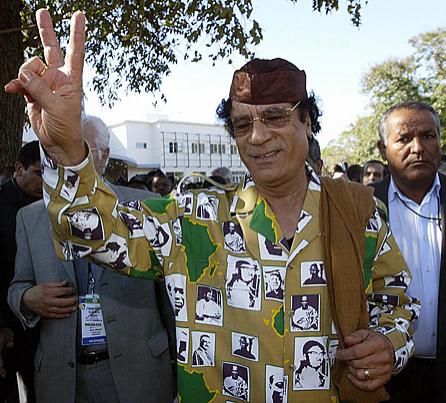 Топ-15 безумных нарядов Муамара Каддафи