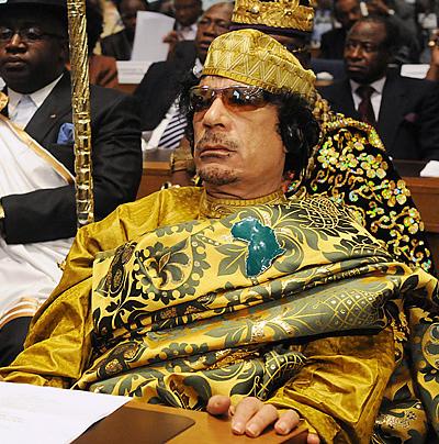 Топ-15 безумных нарядов Муамара Каддафи