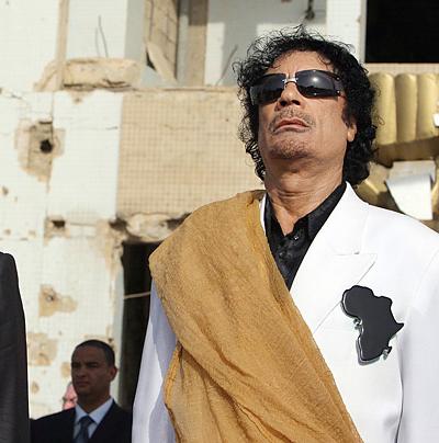 Топ-15 безумных нарядов Муамара Каддафи