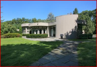 Уитни Хьюстон продает "овальный»  дом