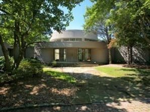 Уитни Хьюстон продает "овальный»  дом