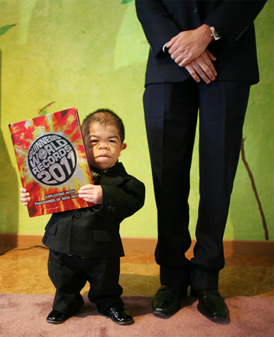 Джунри Балауинг — cамый низкий человек в мире