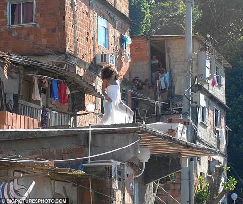 Бейонс сняла сексуальное видео на улицах Рио