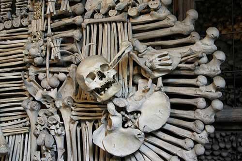 Церковь из 50 тысяч человеческих костей