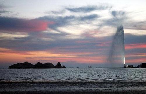 Фонтан «переплюнул» Эйфелеву башню