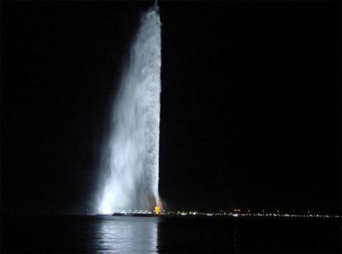 Фонтан «переплюнул» Эйфелеву башню