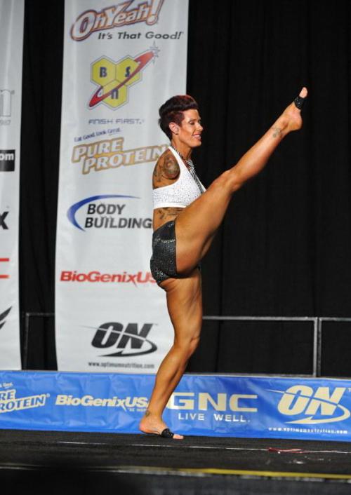 Культуристка без рук выиграла чемпионат по бодибилдингу