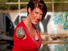 Культуристка без рук выиграла чемпионат по бодибилдингу