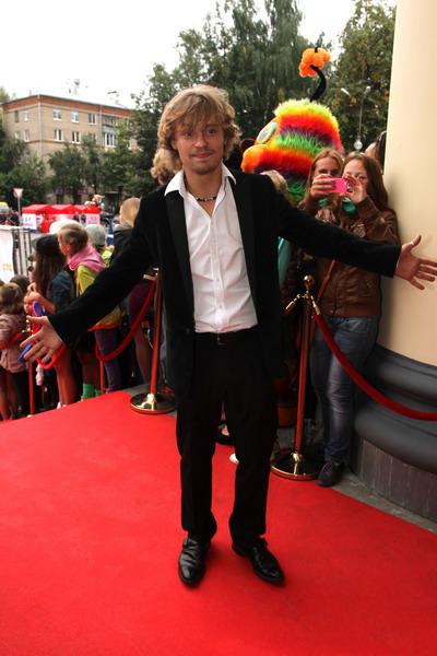 Премьеру фильма «12 месяцев» подняли до космических высот