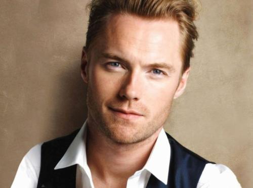 Самые известные случаи нападения фанатов на звезд