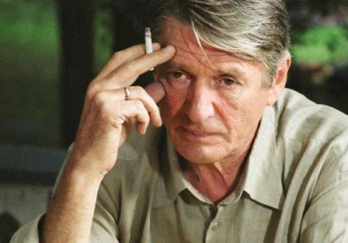 Самые известные случаи нападения фанатов на звезд