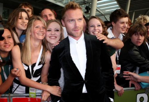 Самые известные случаи нападения фанатов на звезд