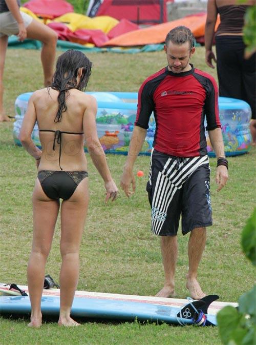 Звезда сериала "Остаться в живых" едва не осталась без купальника