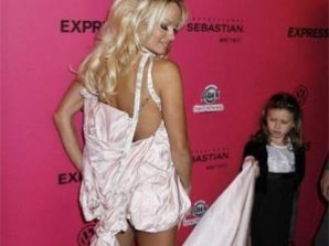 Памела Андерсон совратила младенца