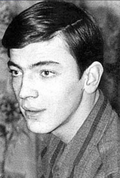 Знаменитости, которым пришлось пожить в коммуналке