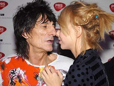 Знаменитые старички и их молодые подруги