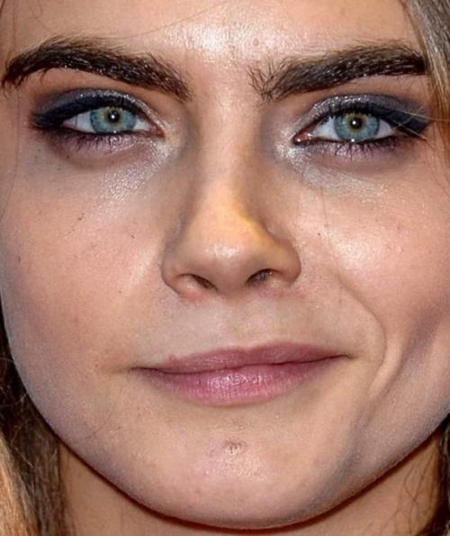 Звезды крупным планом: как знаменитости выглядят на самом деле