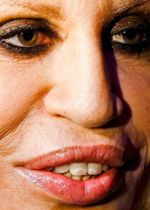 Звезды крупным планом: как знаменитости выглядят на самом деле