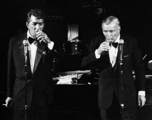 Редкие снимки знаменитостей прошлого и настоящего. Часть 17