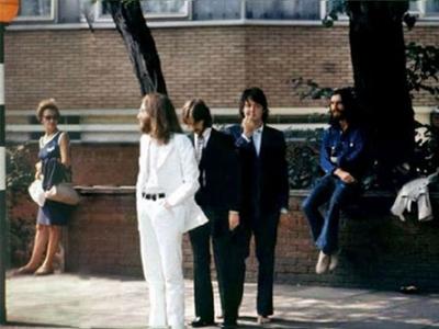 Кадры с фотосессии The Beatles для обложки к альбому Abbey Road