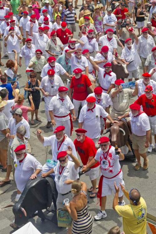 Фестиваль двойников Хемингуэя