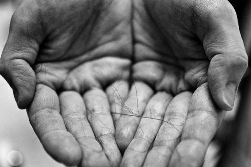 Любящий муж  запечатлел постепенное угасание жизни супруги