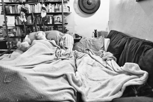 Любящий муж  запечатлел постепенное угасание жизни супруги