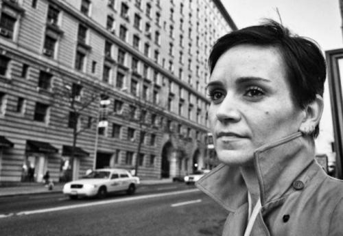 Любящий муж  запечатлел постепенное угасание жизни супруги