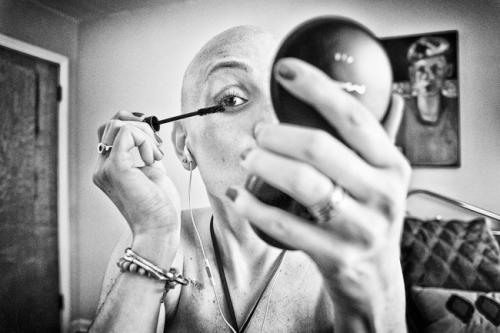 Любящий муж  запечатлел постепенное угасание жизни супруги