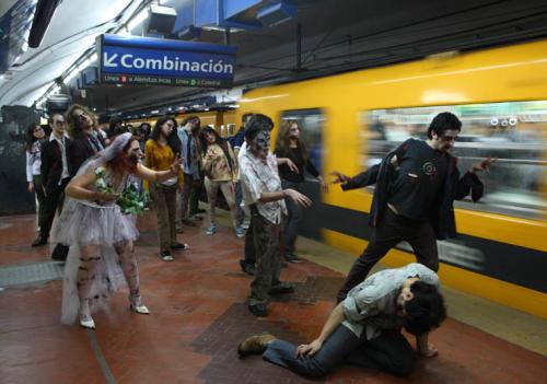 Зомби-парады прошли в 26-ти городах мира