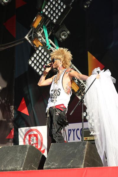 Сергей Зверев подарил Дню города танец с фатой