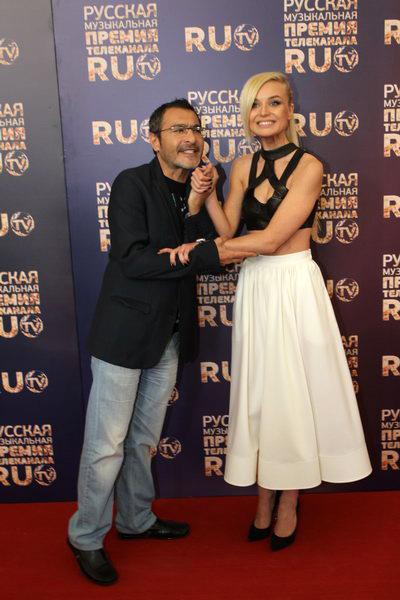 Потап променял Настю на Собчак, а Ксении целовал ноги Джугурда