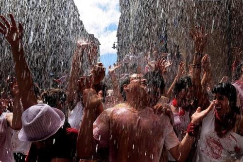 Испанцы утопили город в крови и вине…