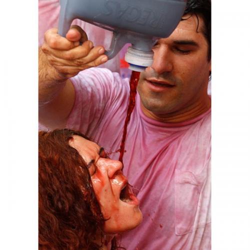 Испанцы утопили город в крови и вине…