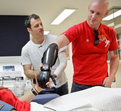 Выжившие после встречи с акулой: реальные фотосвидетельства