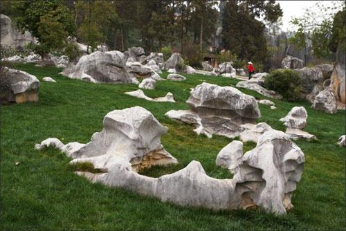 «Каменный лес» притягивает влюблённых