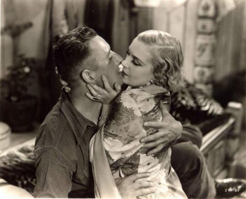 Знаменитости, которые добились славы, уехав из России