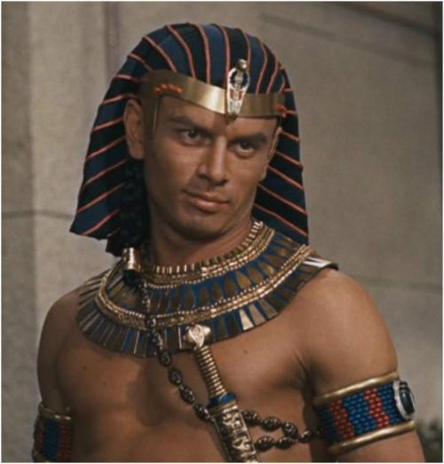 Знаменитости, которые добились славы, уехав из России