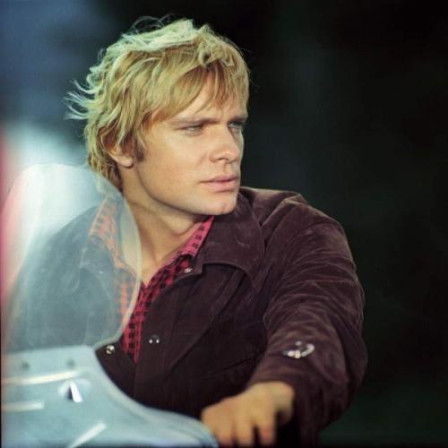 Знаменитости, которые добились славы, уехав из России