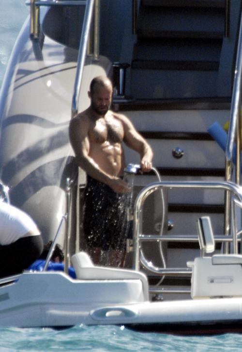 Секс-символы выбрались на пляж