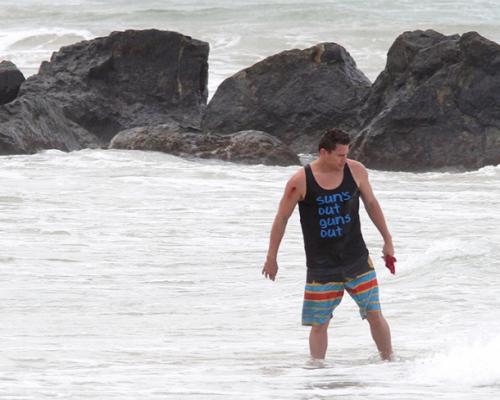 Секс-символы выбрались на пляж