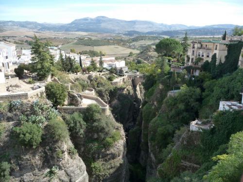 Ронда: город на скалах и душа Андалусии