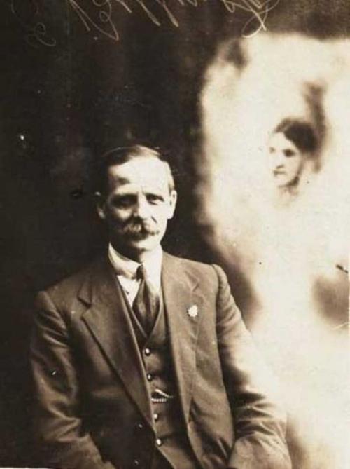 До мурашек: пугающие фото со спиритических сеансов прошлого