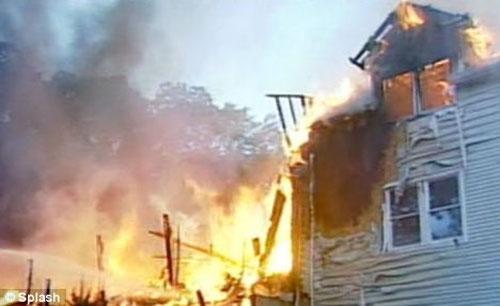 У рэппера 50 cent "подозрительно" сгорел особняк