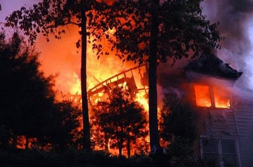 У рэппера 50 cent "подозрительно" сгорел особняк