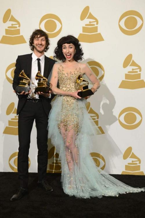 Исполнители, которые заработали миллионы на одном хите