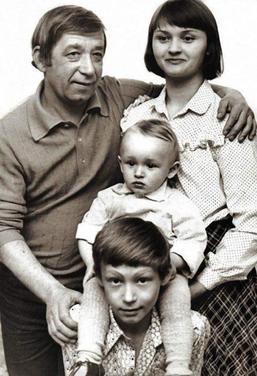 Редкие семейные фото советских звезд