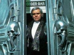 Бар в Швейцарии встречает костями и черепами