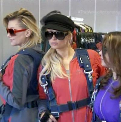 Пэрис Хилтон прыгнула с парашютом